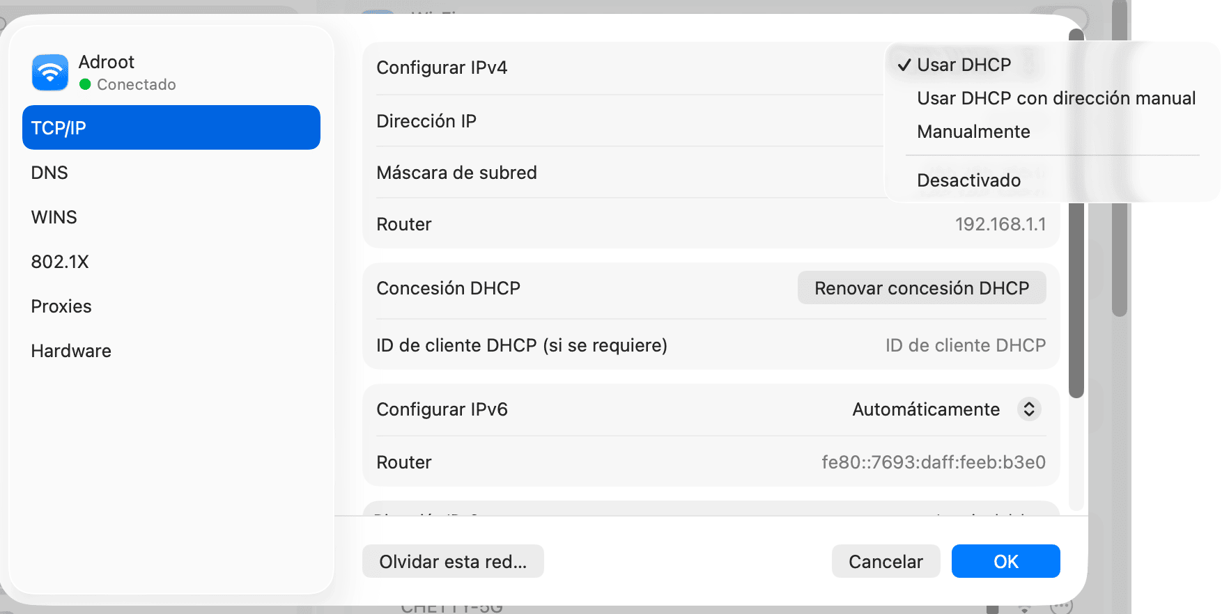 Panel de configuración de red para cambiar la dirección IP en macOS, mostrando las opciones avanzadas de TCP/IP y DHCP.